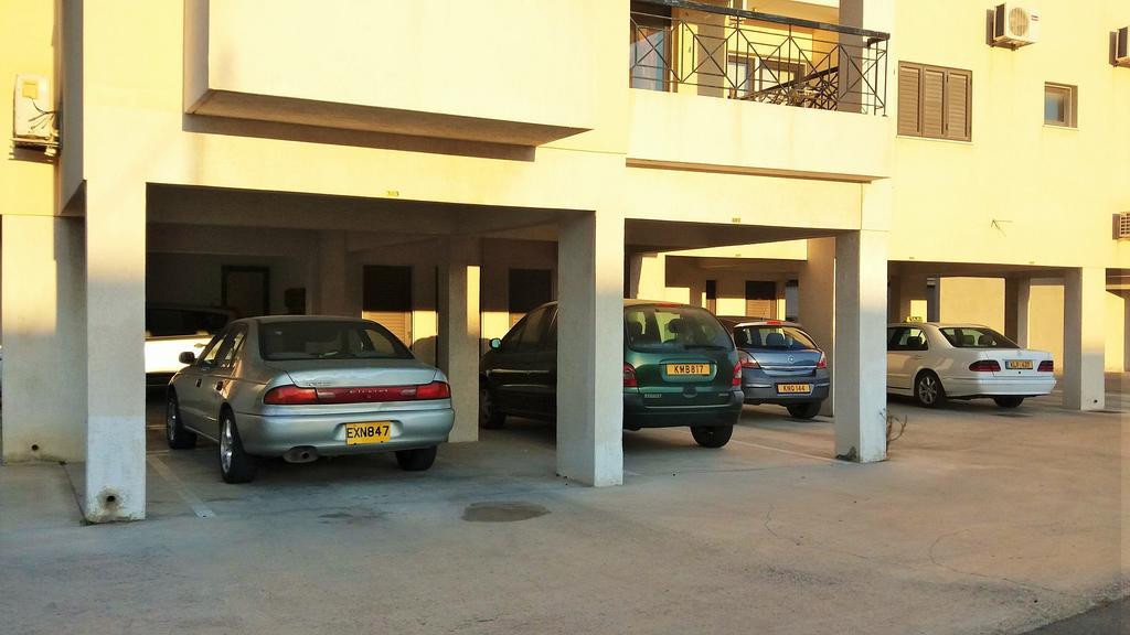 101 Mandritis Court Lejlighed Larnaca Eksteriør billede